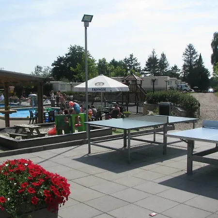 Kompleks wypoczynkowy Boomstamhuis High Chaparral Oorsbeek