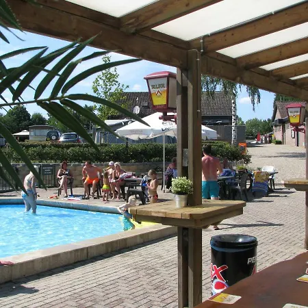 Boomstamhuis High Chaparral Vakantiepark Oorsbeek