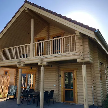 Boomstamhuis High Chaparral Vakantiepark *